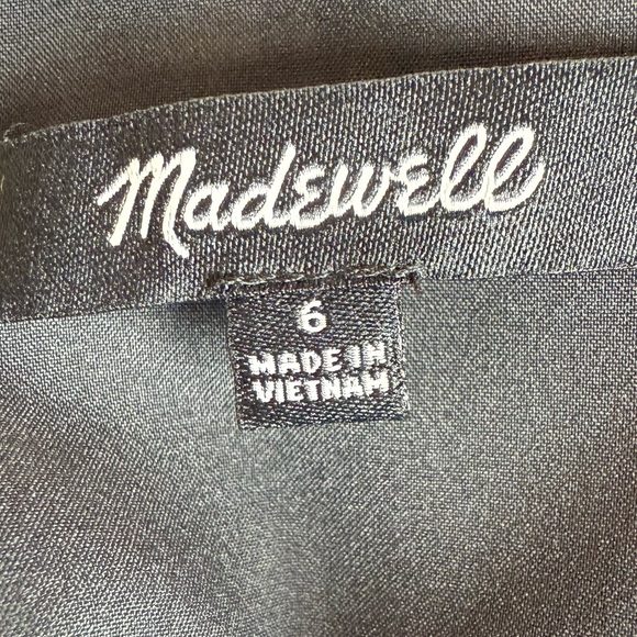 Madewell Dark Floral Flutter Sleeve V-Neck Tiered Midi Dress Size 6 - Picture 13 of 16